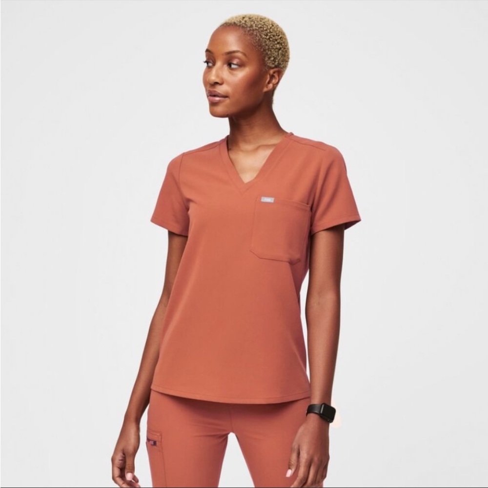 Large FIGS scrubs Set Terracotta - Catarina Top and 2.0 Jogger pants